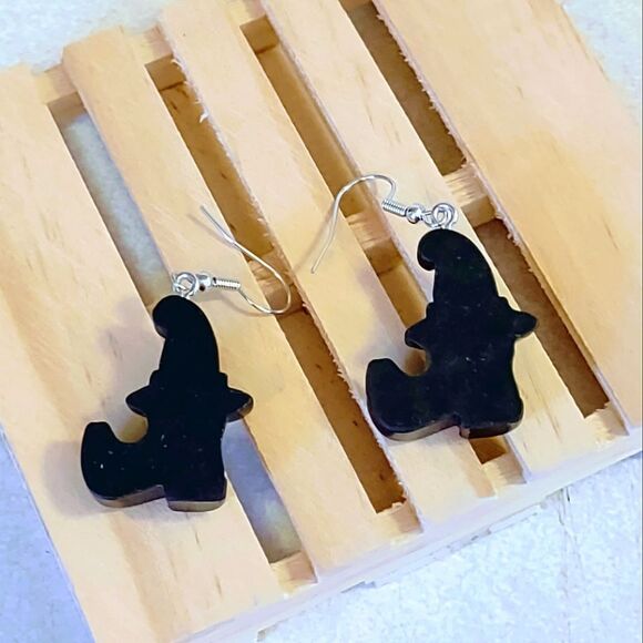 HALLOWEEN WITCH SHOE KITSCHY HOOK EARRINGS - Picture 5 of 7